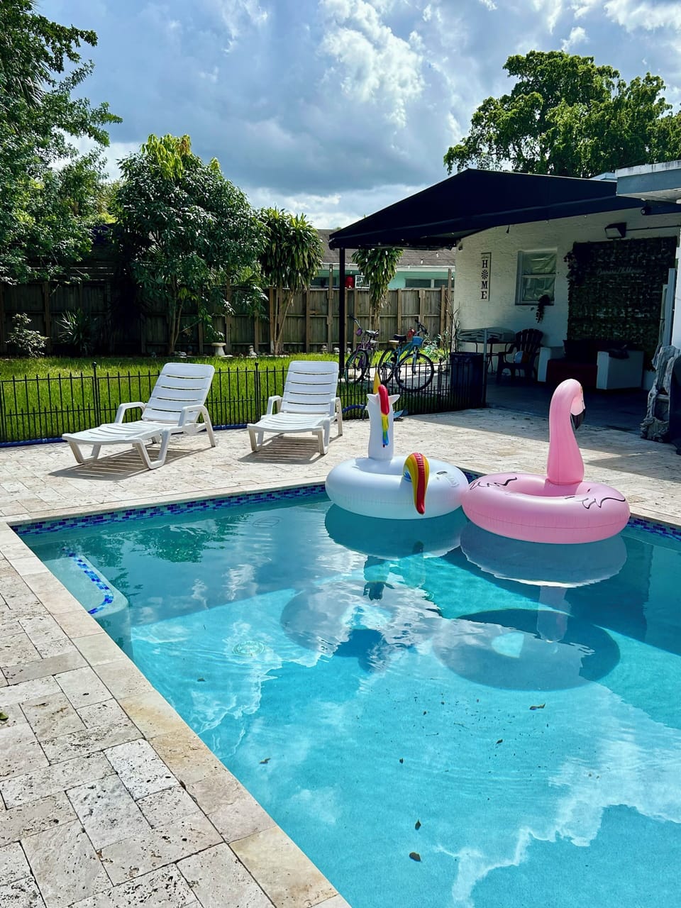 A spacious patio, with a magnificent terrace.