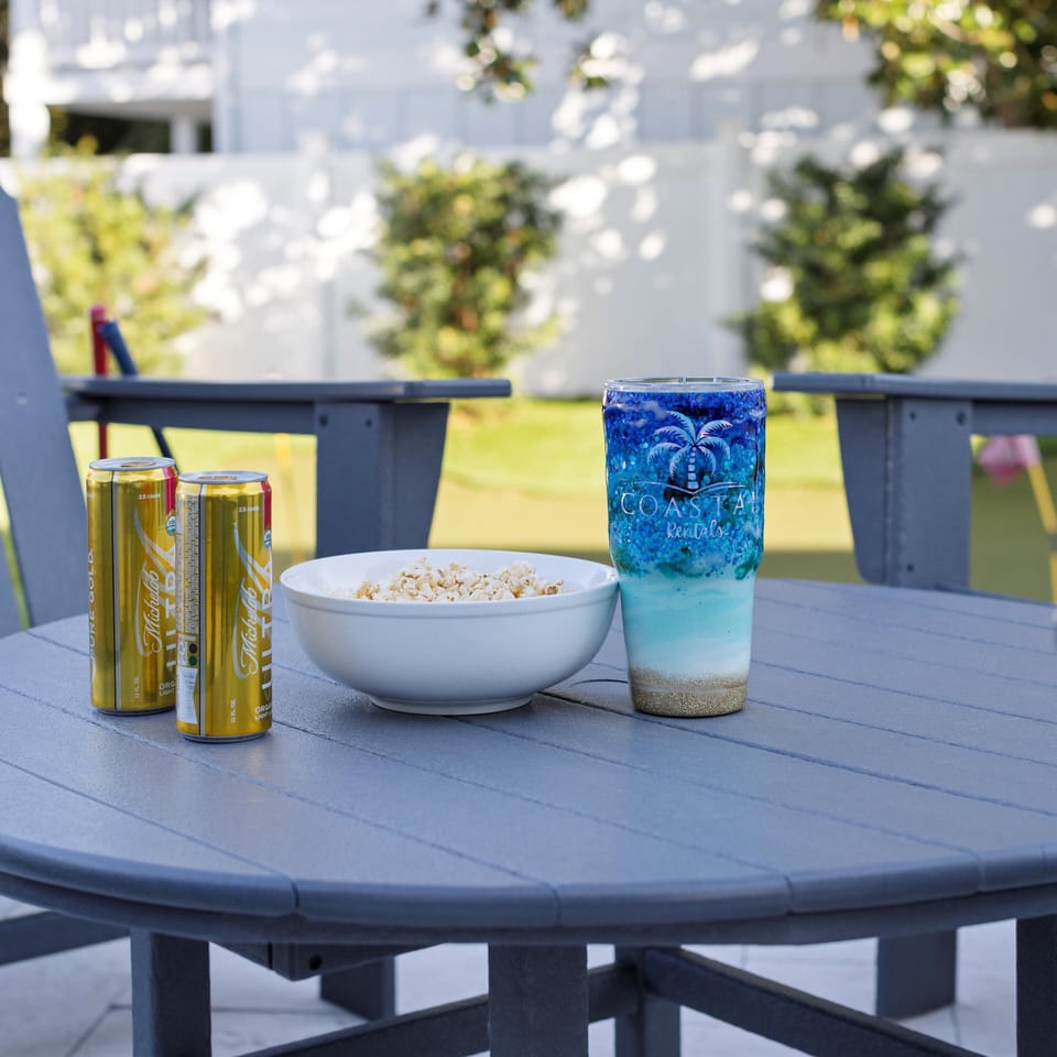 Great outdoor dining and entertainment options