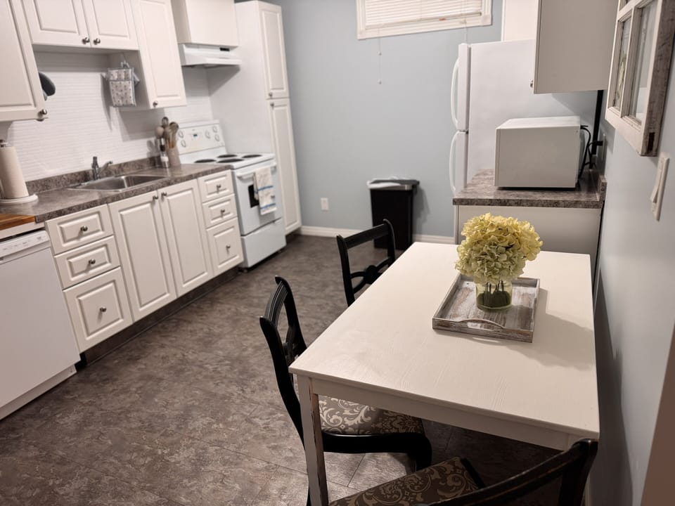 Full Kitchen 