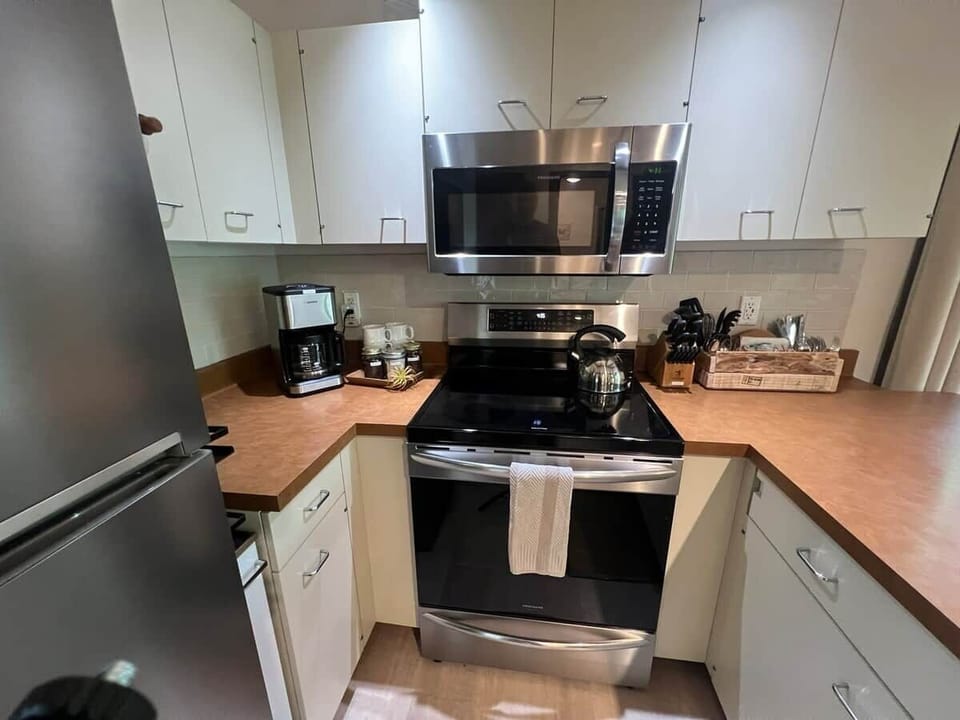 Fully stocked kitchen
