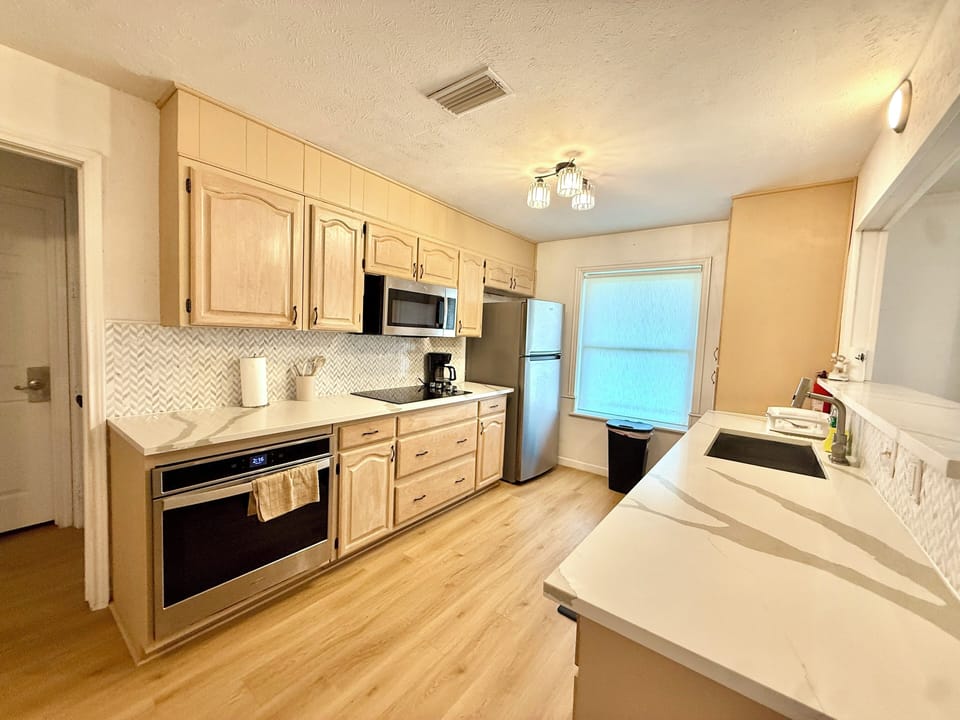 Fully equipped main kitchen
