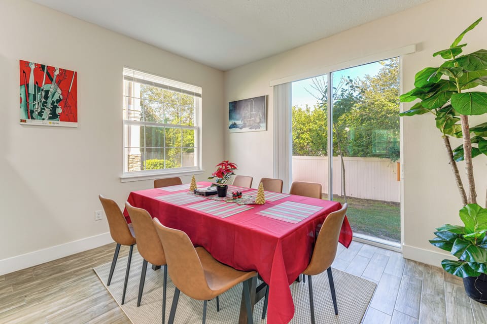 Dining Area | Dishware & Flatware Provided | 1st Floor
