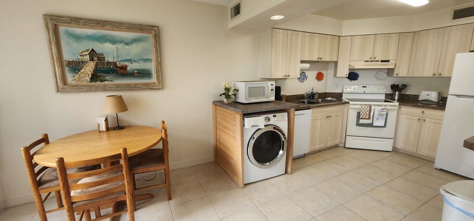 kitchen/dining