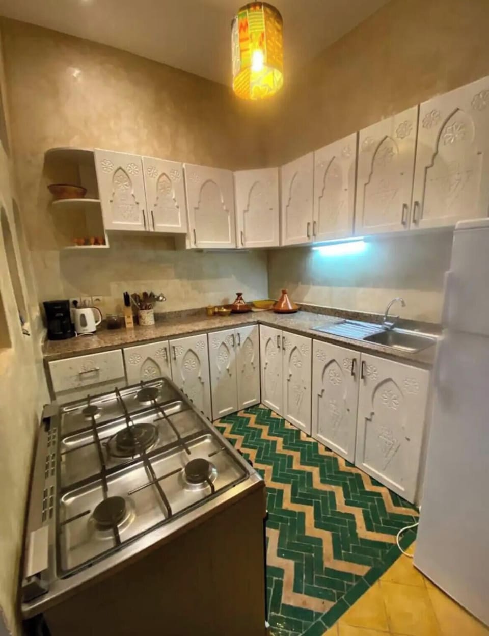 fully equipped kitchen