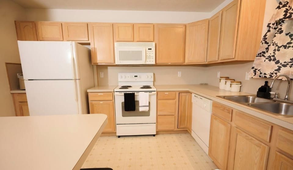 Fully equipped and ready for everything from morning coffee to family feasts.
