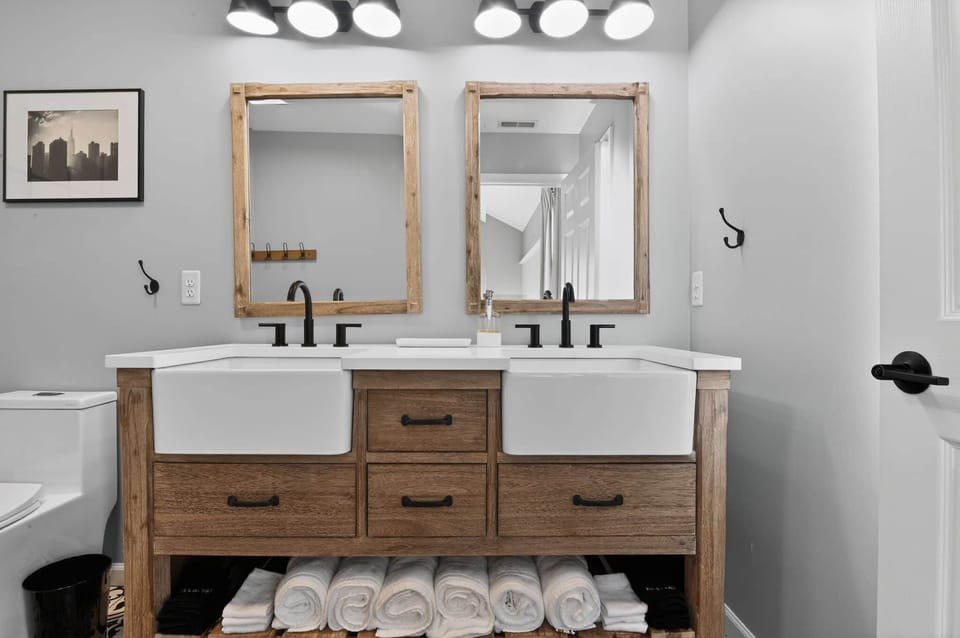 Master Bathroom - 3