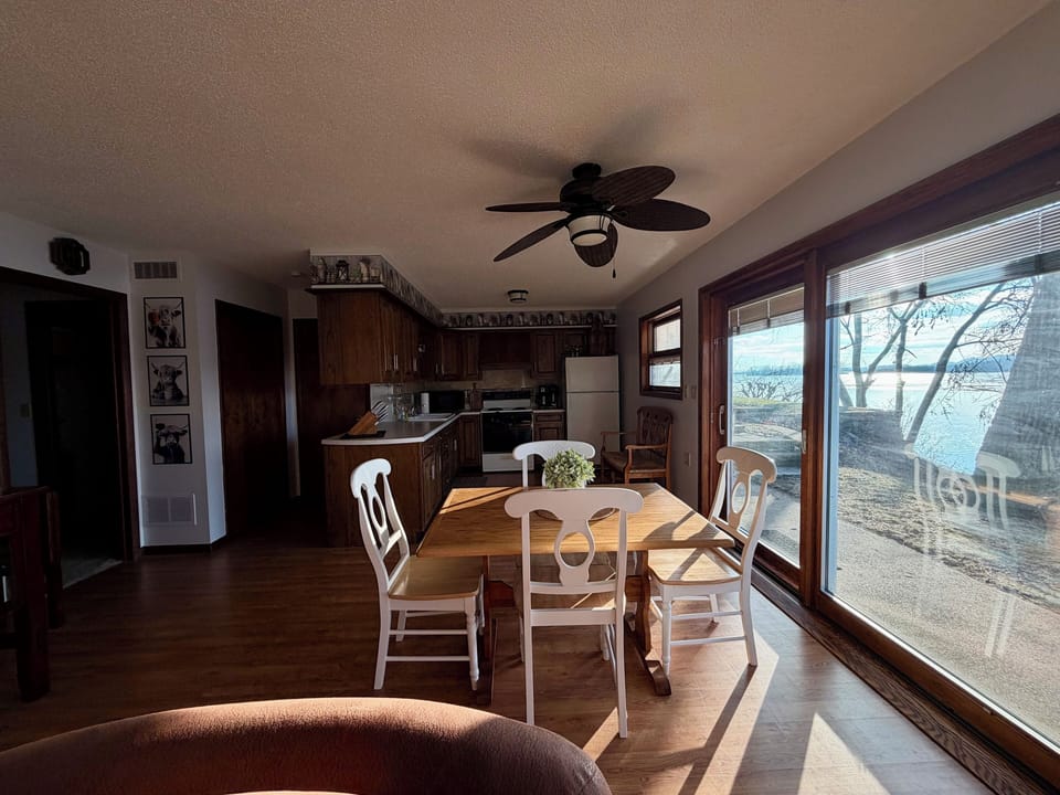 Kitchen, dining area