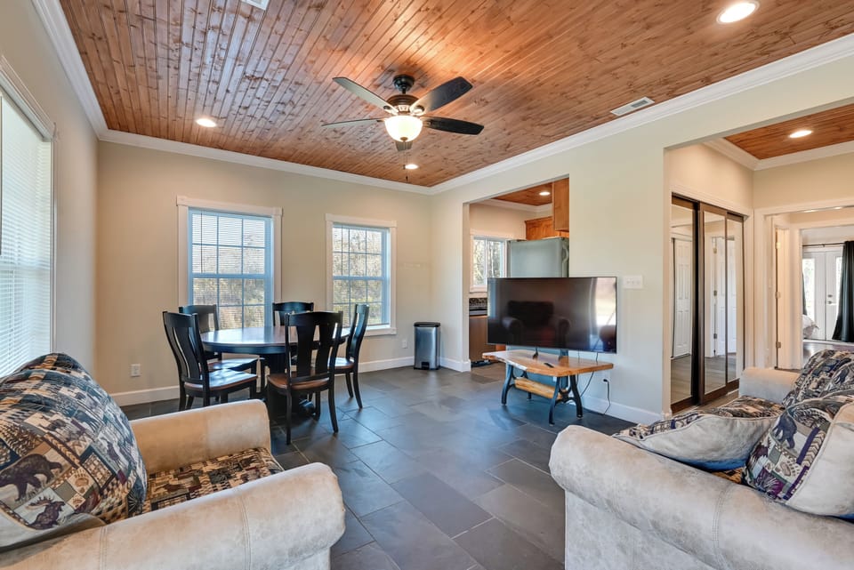 Falls of Rough Vacation Rental | 2BR | 1BA | 1 Step to Enter | 900 Sq Ft