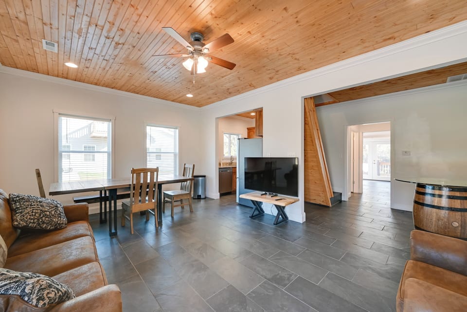 Falls of Rough Vacation Rental | 2BR | 1BA | 1 Step to Enter | 900 Sq Ft