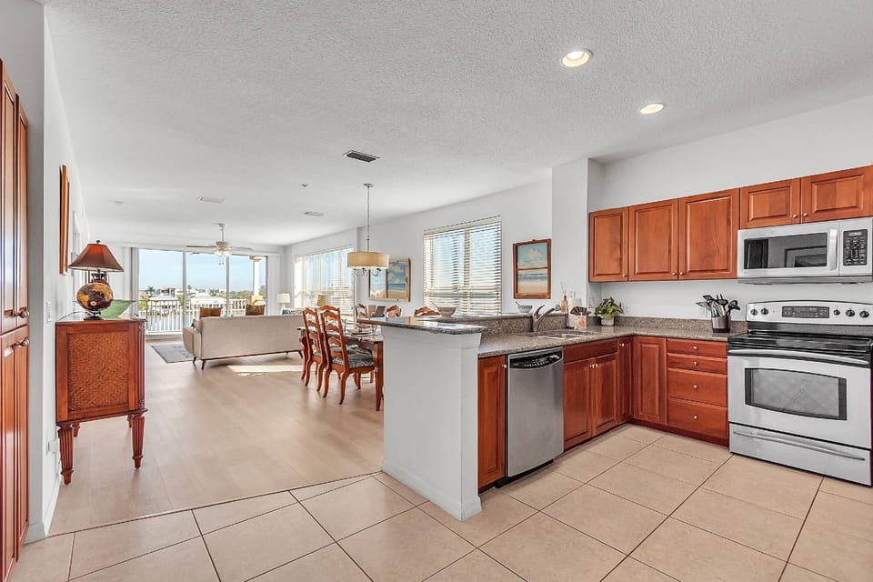Open layout of entertainment spaces