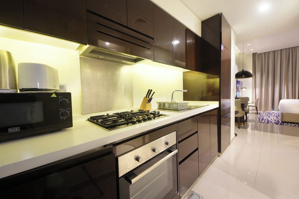 Fully fitted kitchen