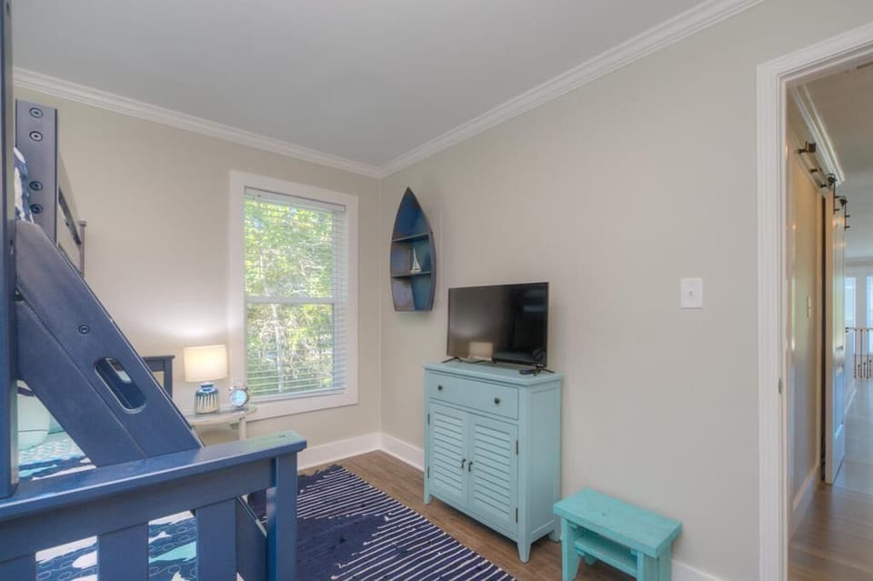 The Blue Crab Cottage 27 GW 11-6-25