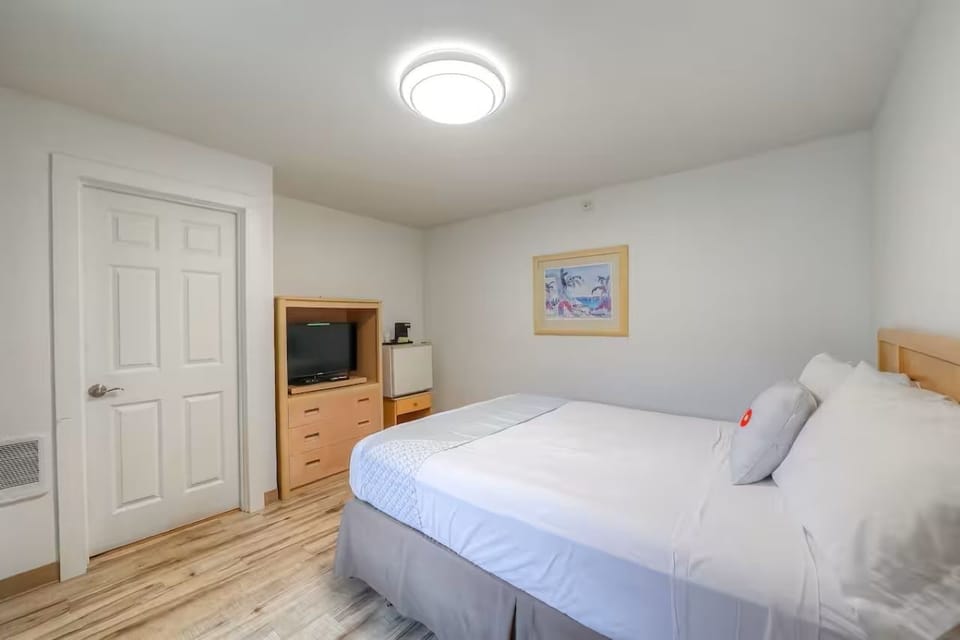 Bedroom. Interior and views may vary based on location and availability