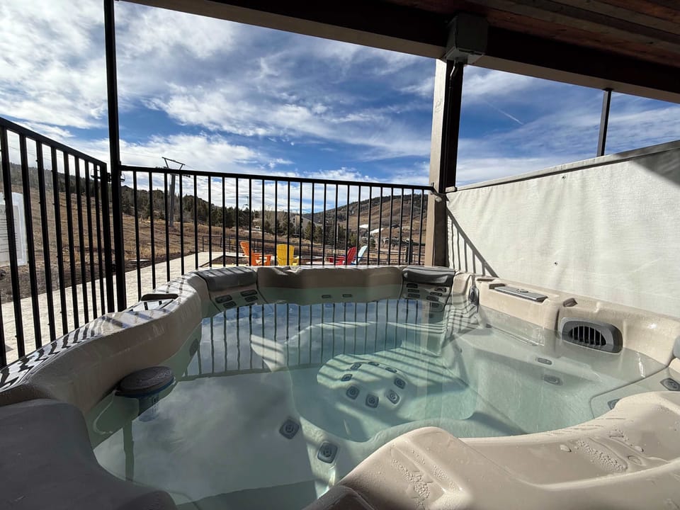 Hot Tub (shared with community)