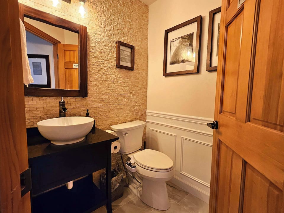Powder room