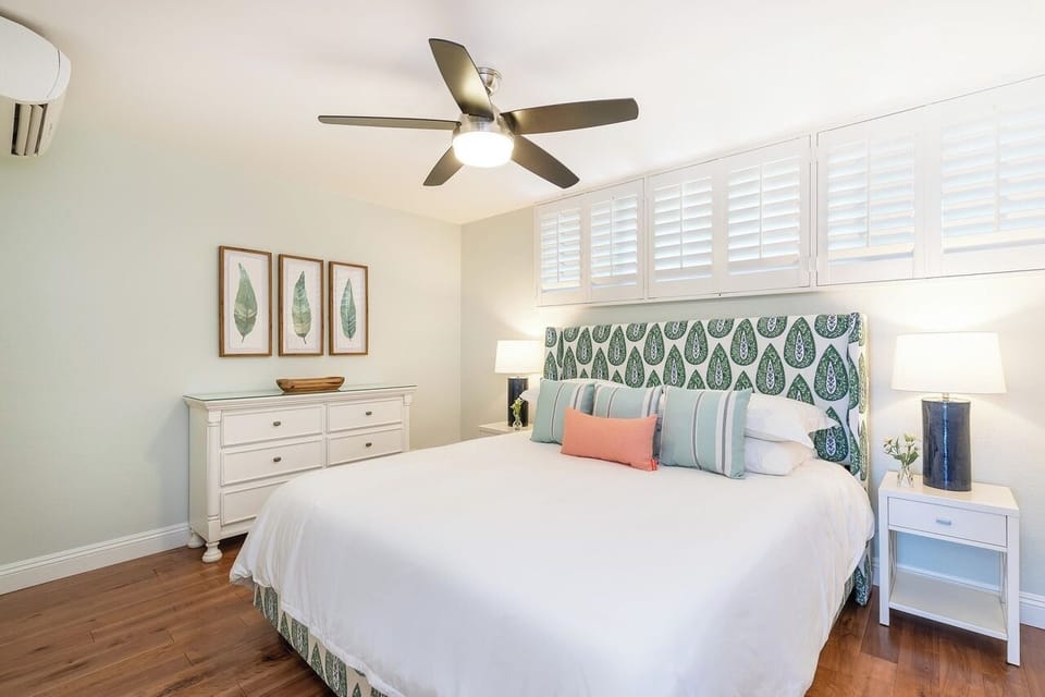 Bedroom featuring a king size bed