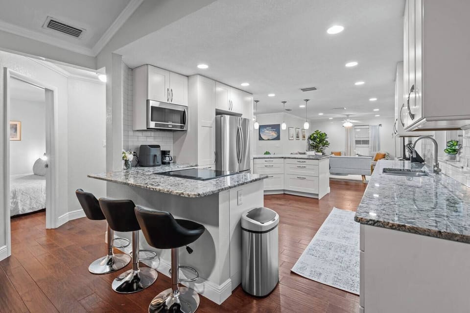 Big Kitchen with bar seating 