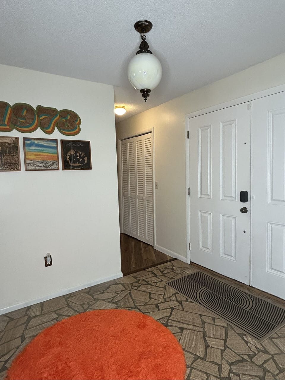 Hallway to bedrooms
