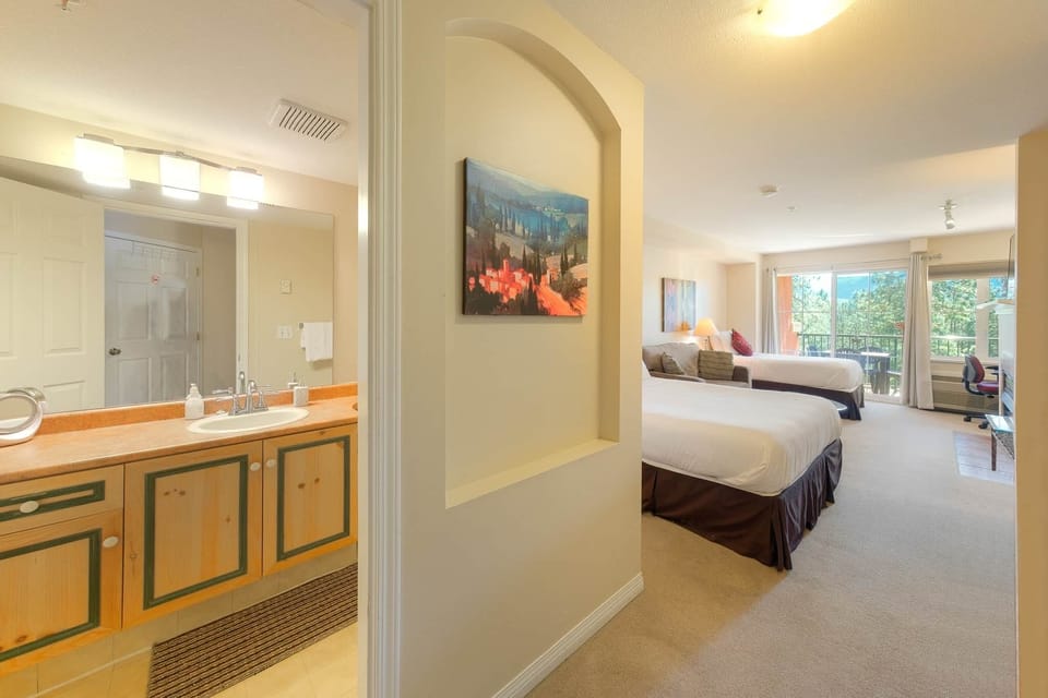 Unit 202B Studio