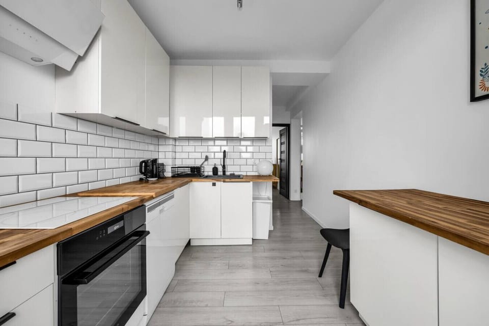 Fully Equipped Kitchen | Book Now with RENTUJEMY.COM