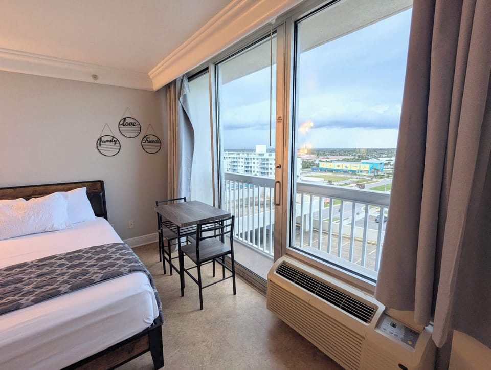 Ocean and City view with Juliet balcony