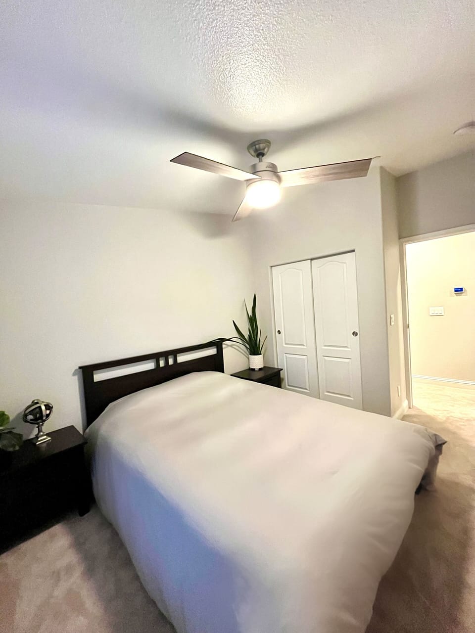 Second bedroom with queen bed