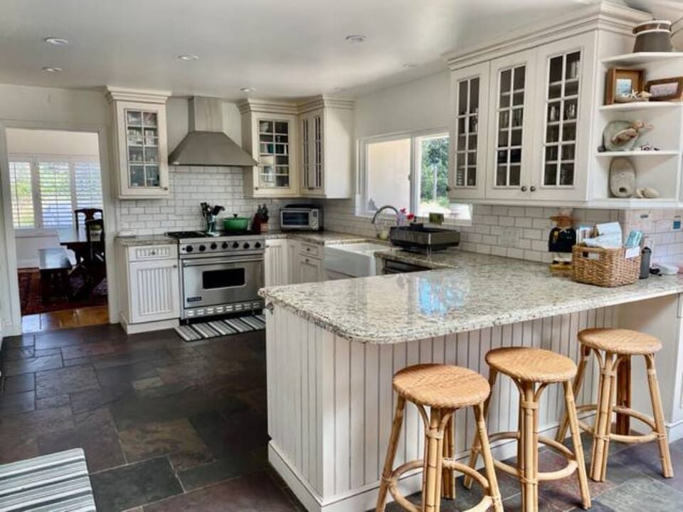 Kitchen equipped with everything you'll need to cook your favorite meal.