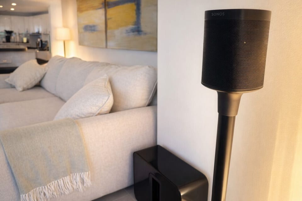High-quality sound in the living room with a Sonos speaker.