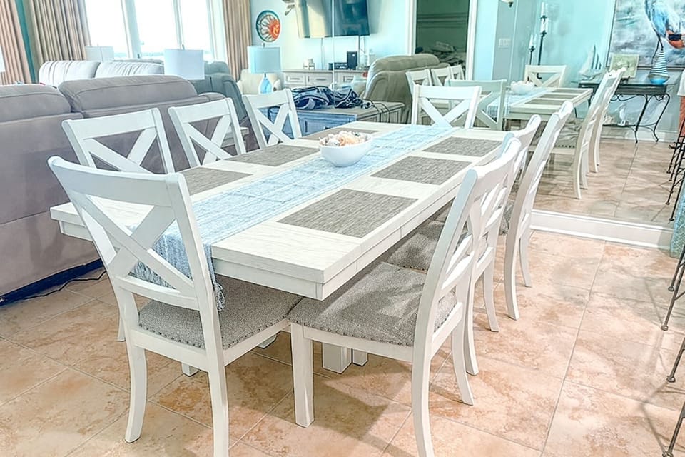 Plenty of room for everyone to sit together — because the best vacation memories start around the table.