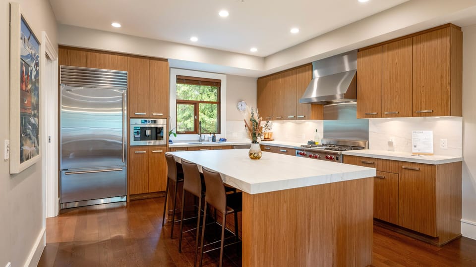 Main Floor - Kitchen
