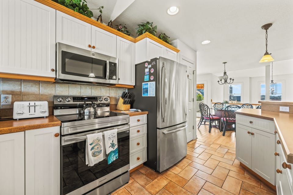Kitchen - Top Level