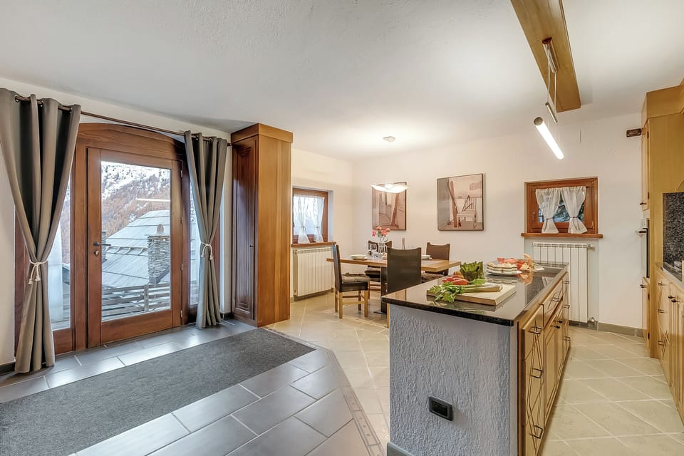 Kitchen and dining area