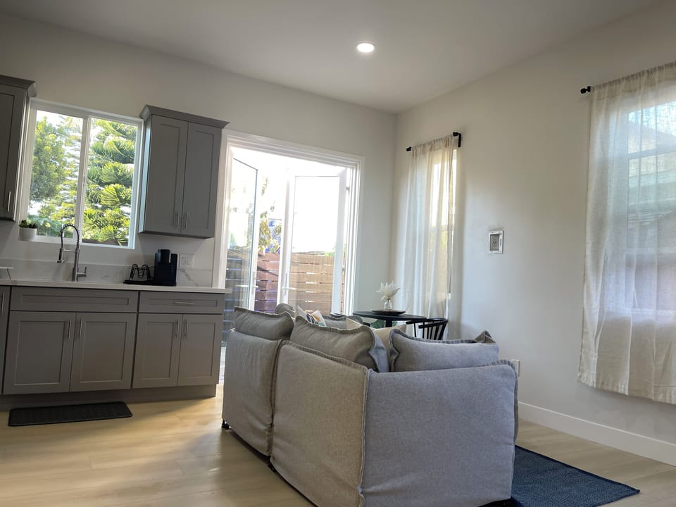 Living room / tv is wall mounted
