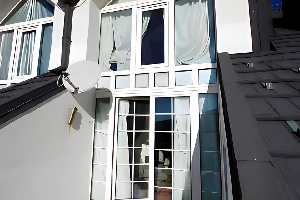 Entrance / Reception