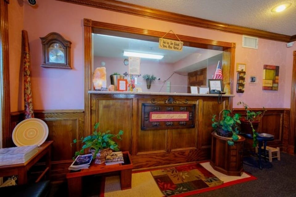 Check in smoothly at the inviting front desk and lounge.