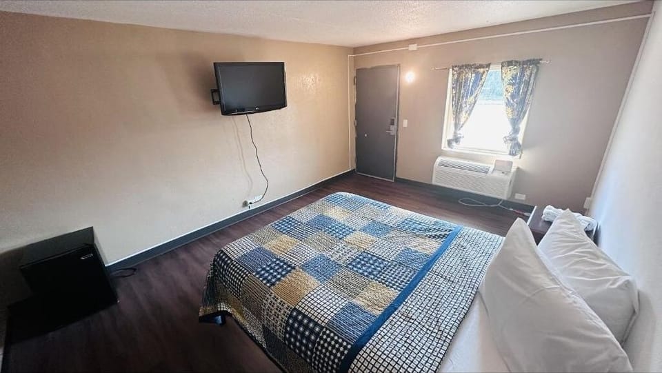 Bedroom. Interior and views may vary based on location and availability.
