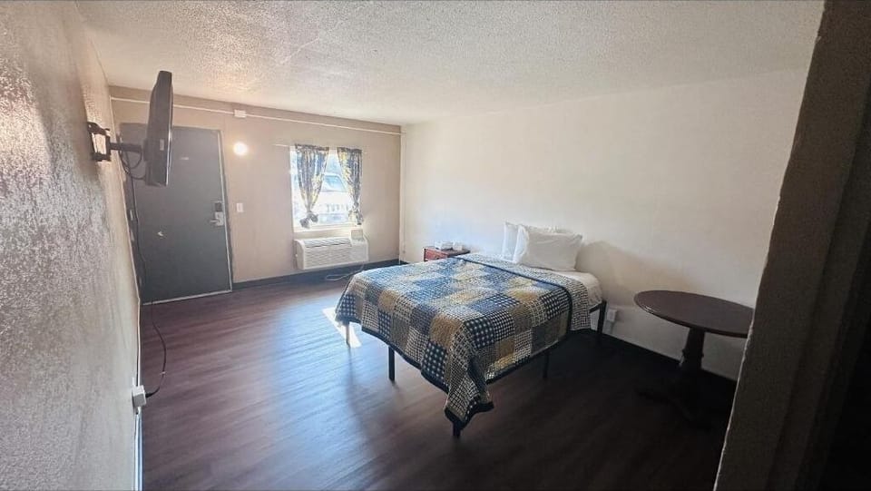 Bedroom. Interior and views may vary based on location and availability.