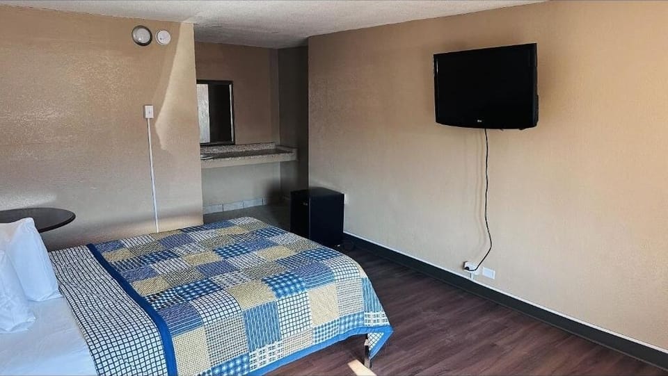 Bedroom. Interior and views may vary based on location and availability.