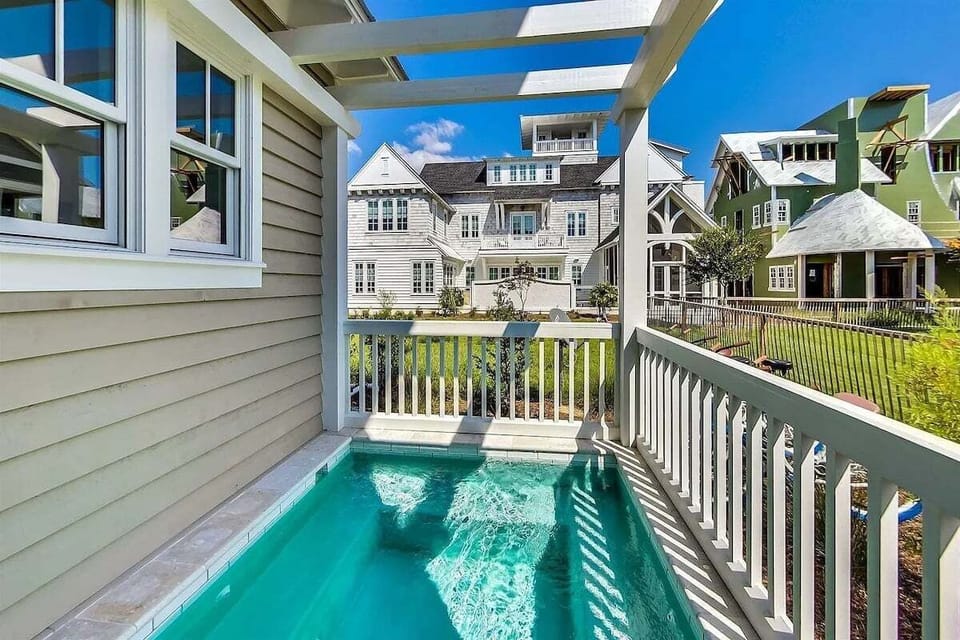 Private Hot Tub (available at an extra fee of $50 per day)