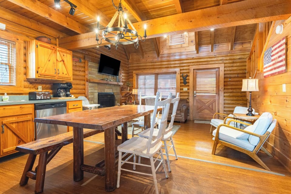 Pigeon Forge Perch's inviting dining area