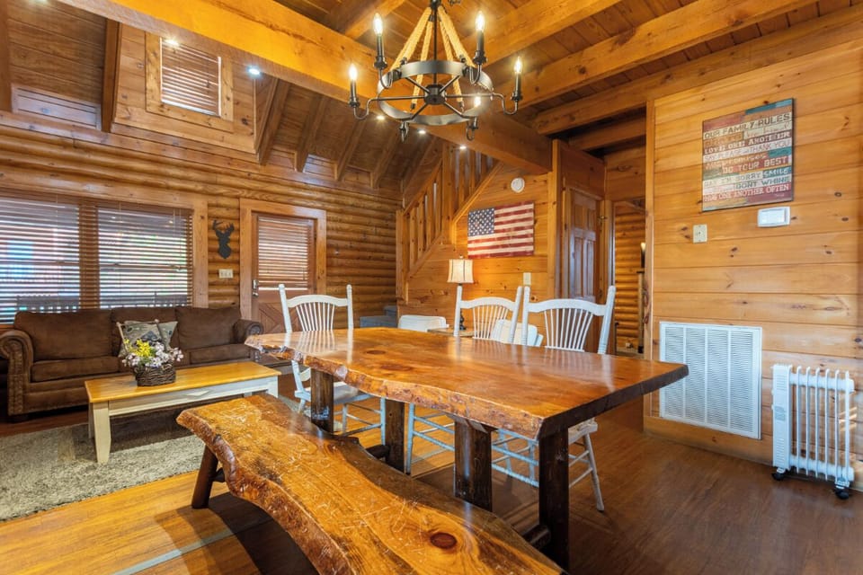 Pigeon Forge Perch's inviting dining area