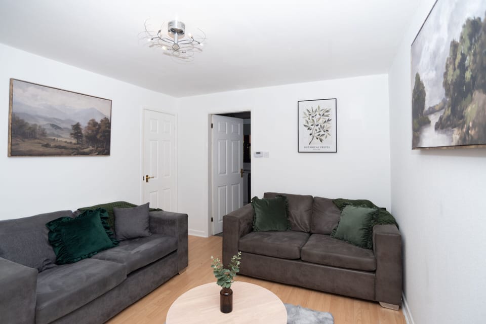 Living Room / Lounge