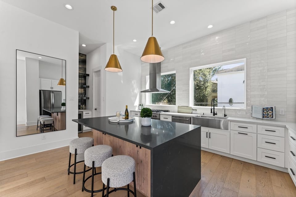 Spacious fully equipped kitchen