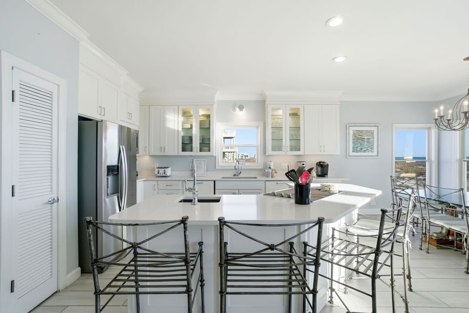 Large Kitchen Island With Addit'l Seating (4)