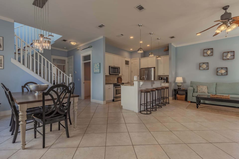 Kitchen/Dining