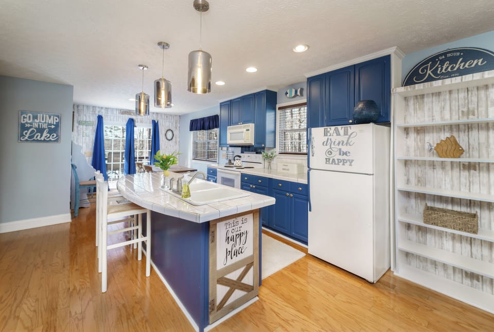 Full kitchen equipped with everything you need