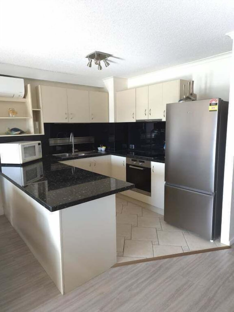 Sails Resort Unit 25 Full Kitchen