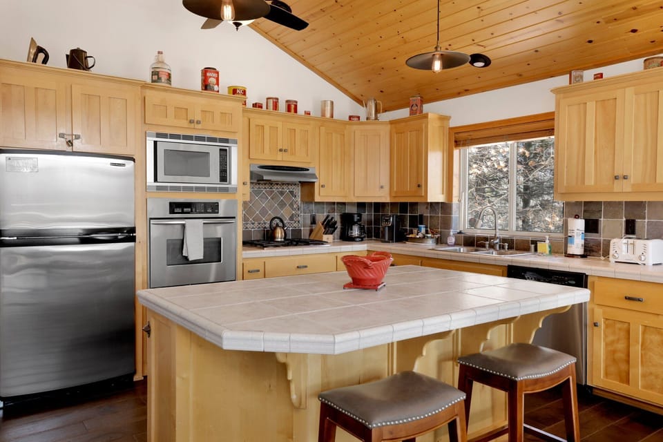 The full kitchen is equipped with basic necessities, making it easy to prepare meals during your stay.