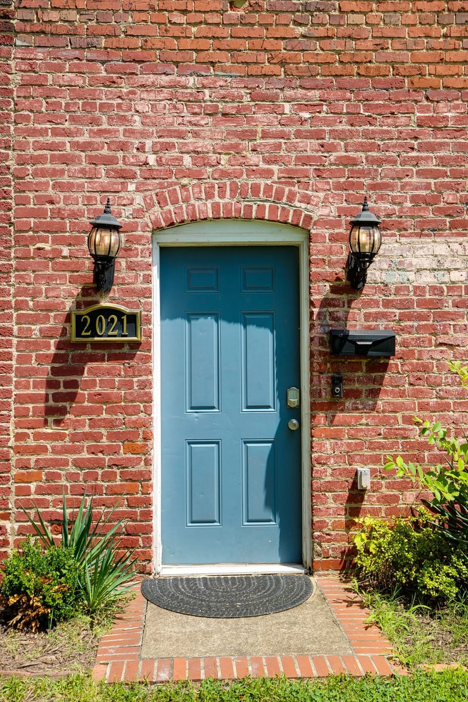 Adorable private entrance