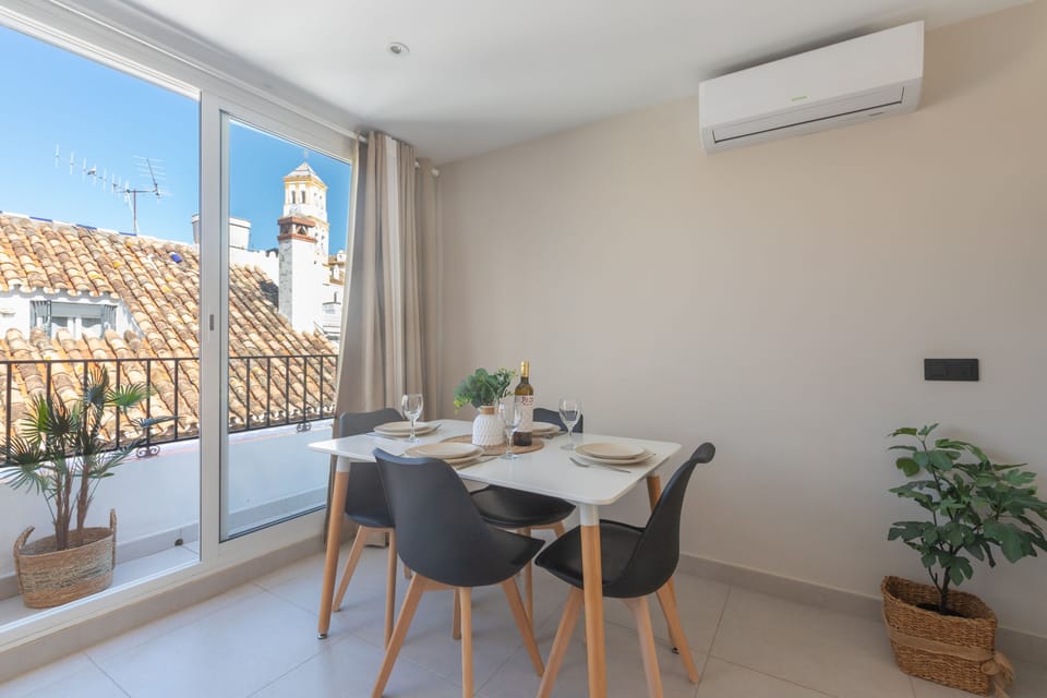 Dining area,City view